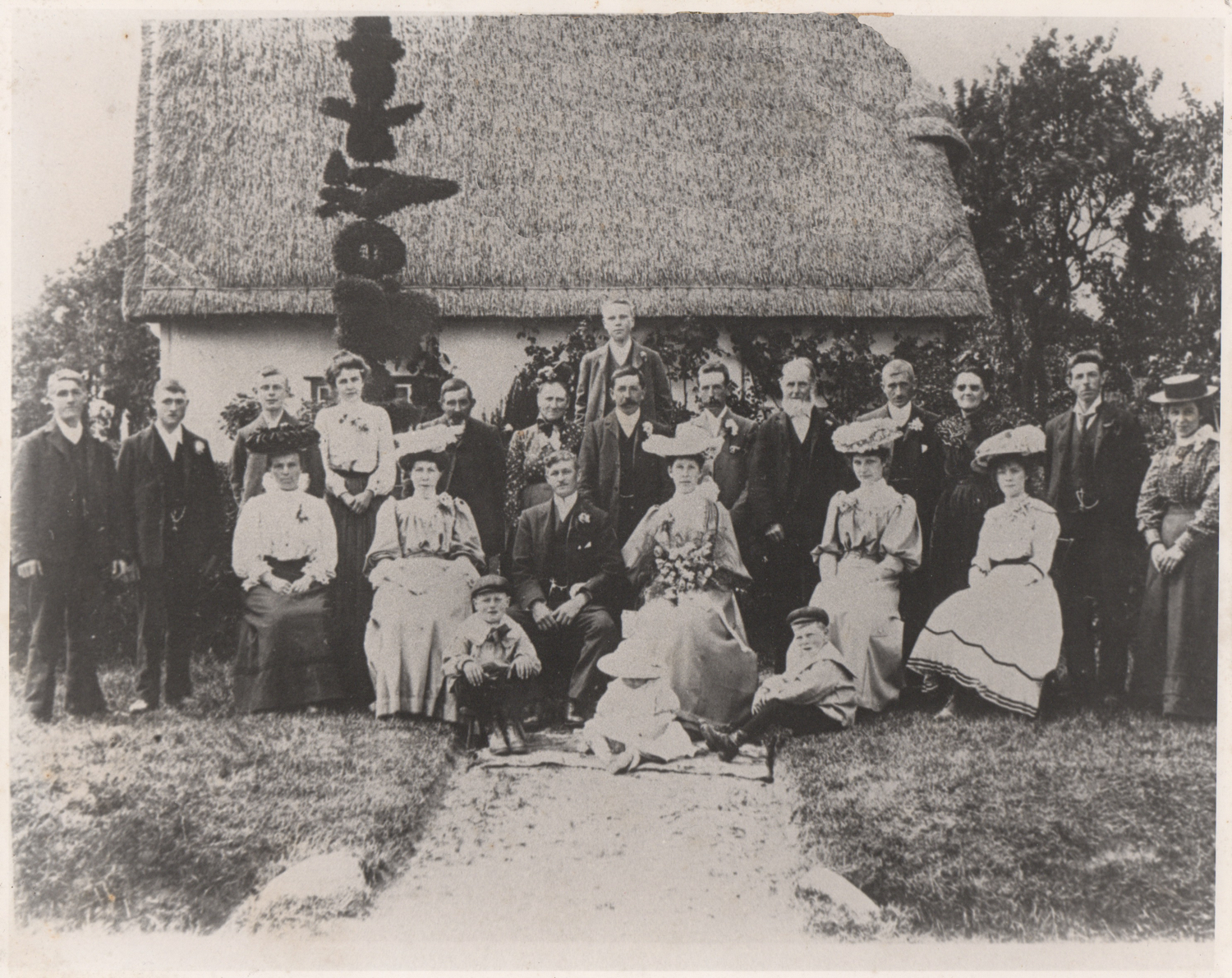 Wedding (Green family outside Peacock) 1907