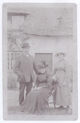 Oswald and Ann Cranwell with daughter Ivy (standing to the right)