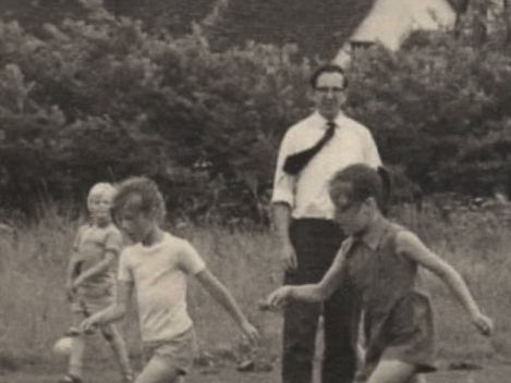 egg and spoon race chrishall school 1970 thumbnail
