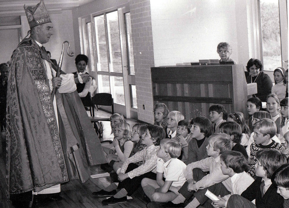 chrishall-school-opening-1973